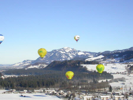 Ballonfahren im Winter über den Alpen 2013